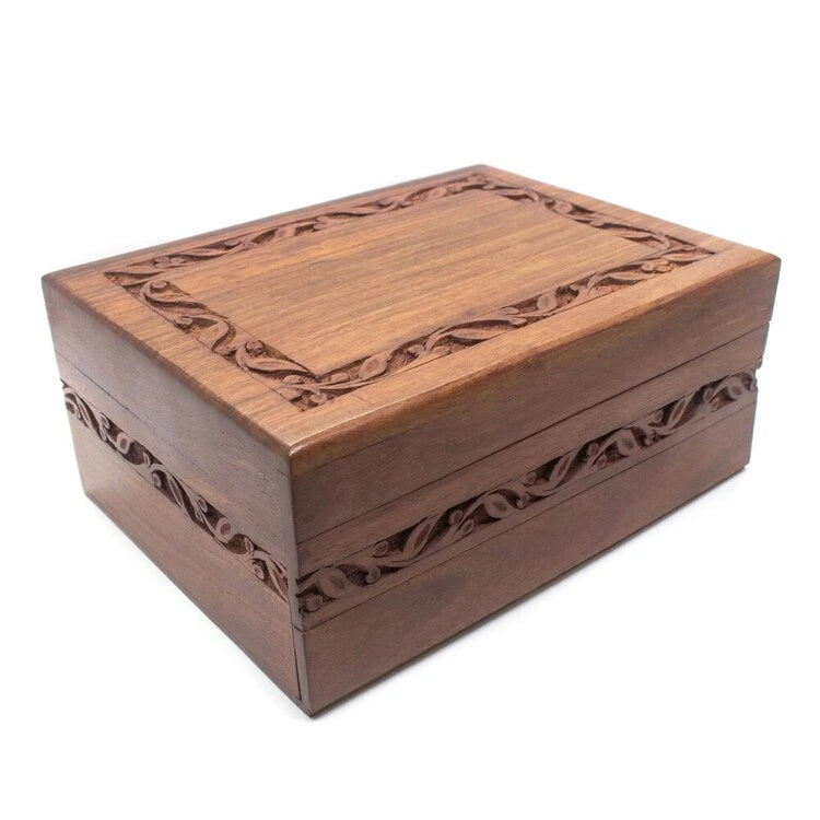 carved box vue face